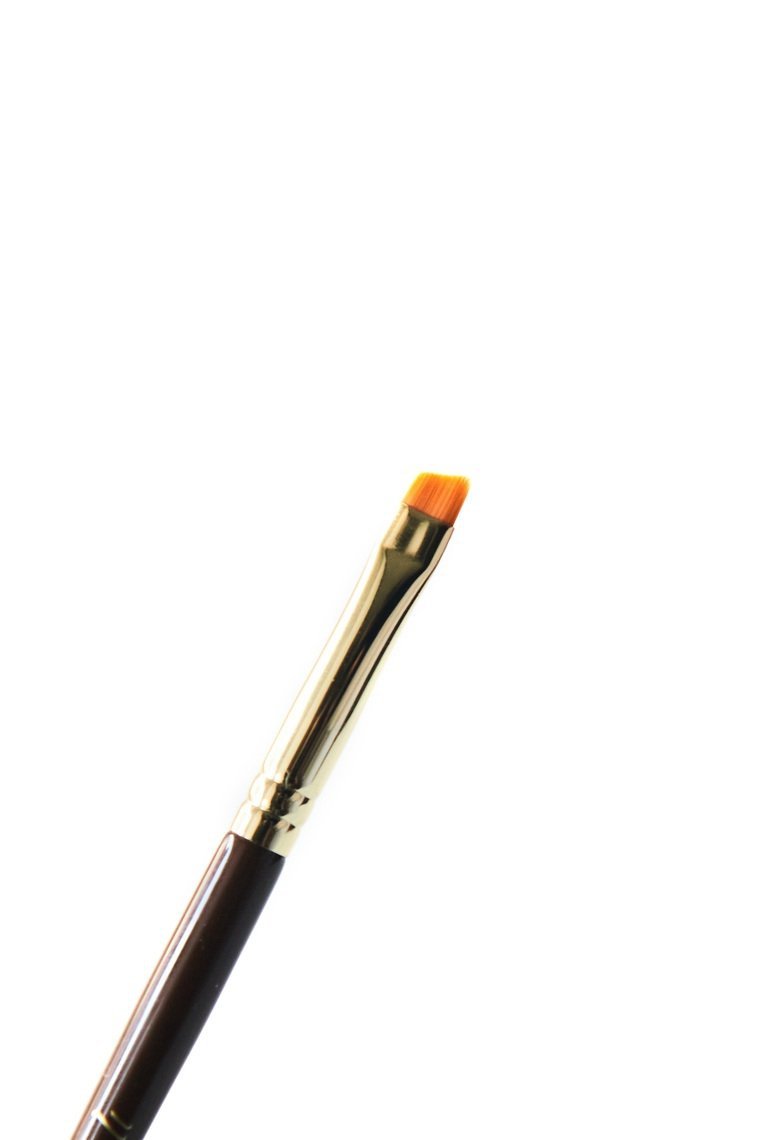 Pinsel für Brow Henna von Noble Brow – schräg