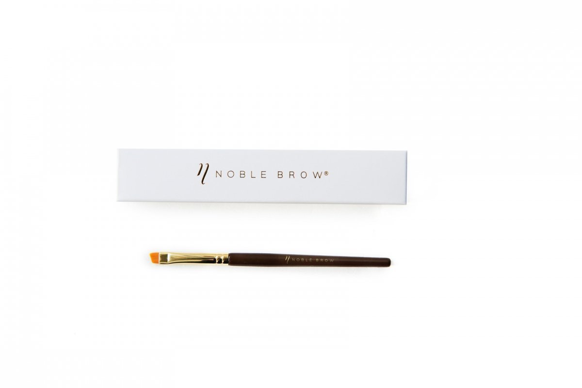 Pinsel für Brow Henna von Noble Brow – schräg